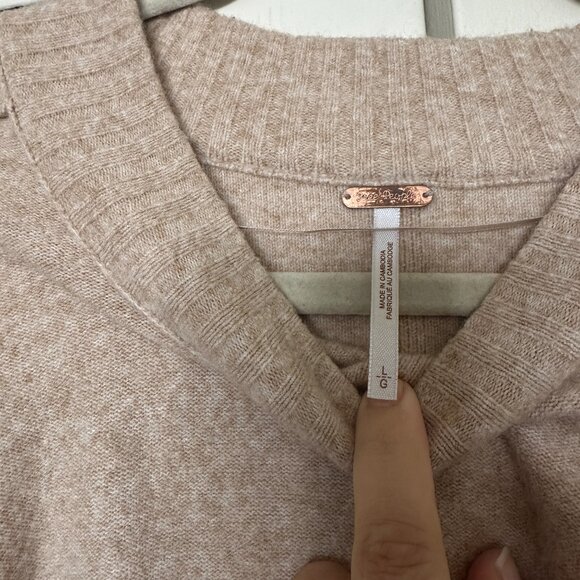 Free People Phoebe High Low Tunic Sweater, size L - Picture 2 of 3